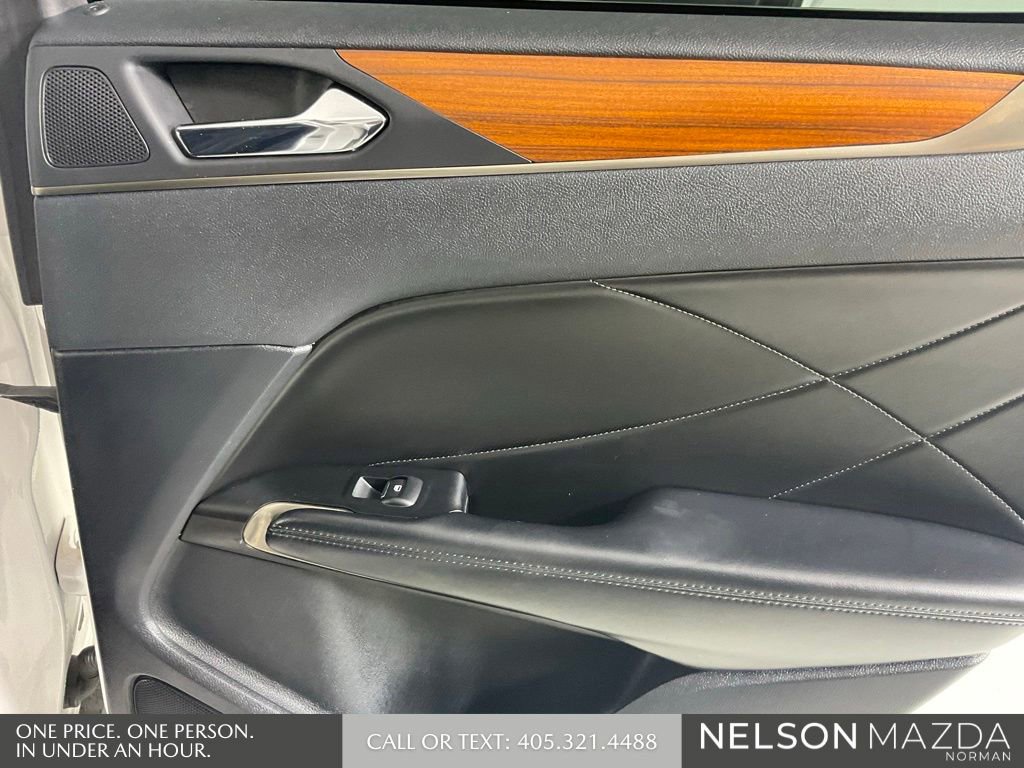Used 2019 Lincoln MKC Select w/ Select Plus Package FWD image 23