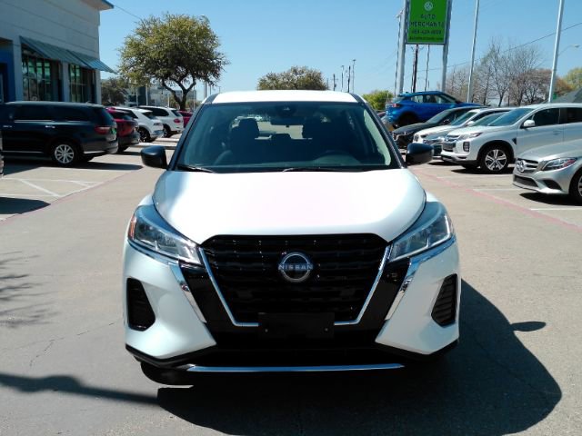 Used 2024 Nissan Kicks S image 2