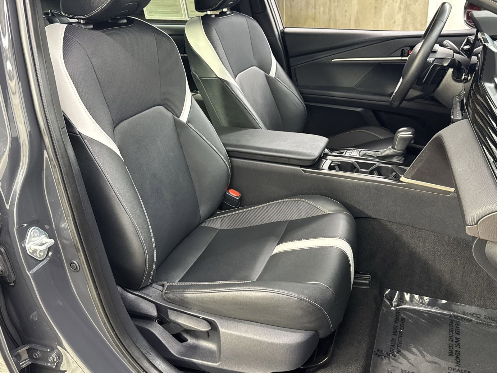 Used 2025 Toyota Camry SE w/ Convenience Package image 30