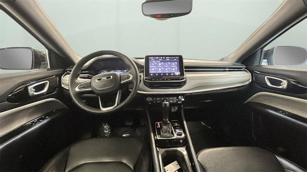 Used 2024 Jeep Compass Limited image 12