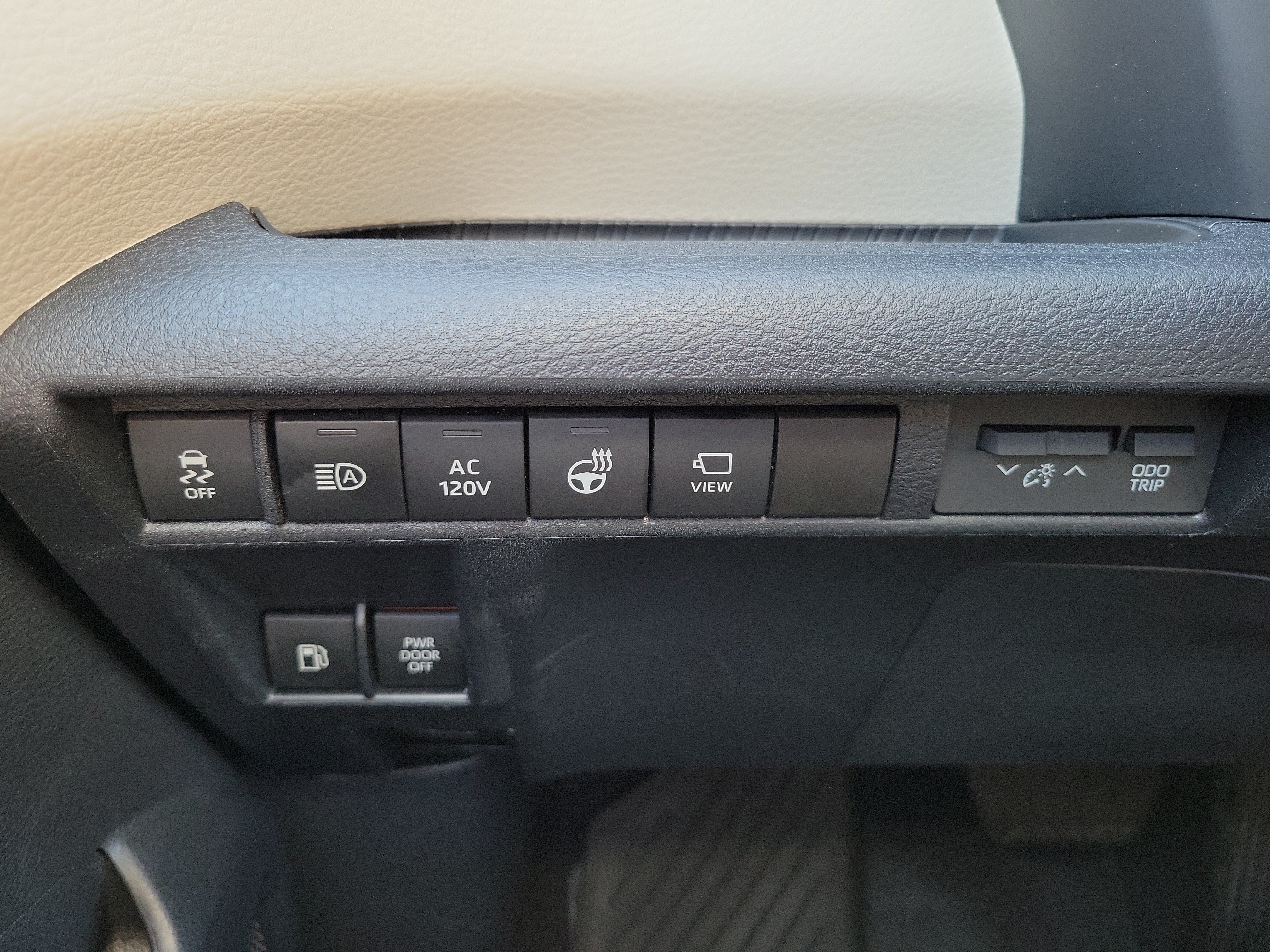 Used 2023 Toyota Sienna Platinum FWD image 27