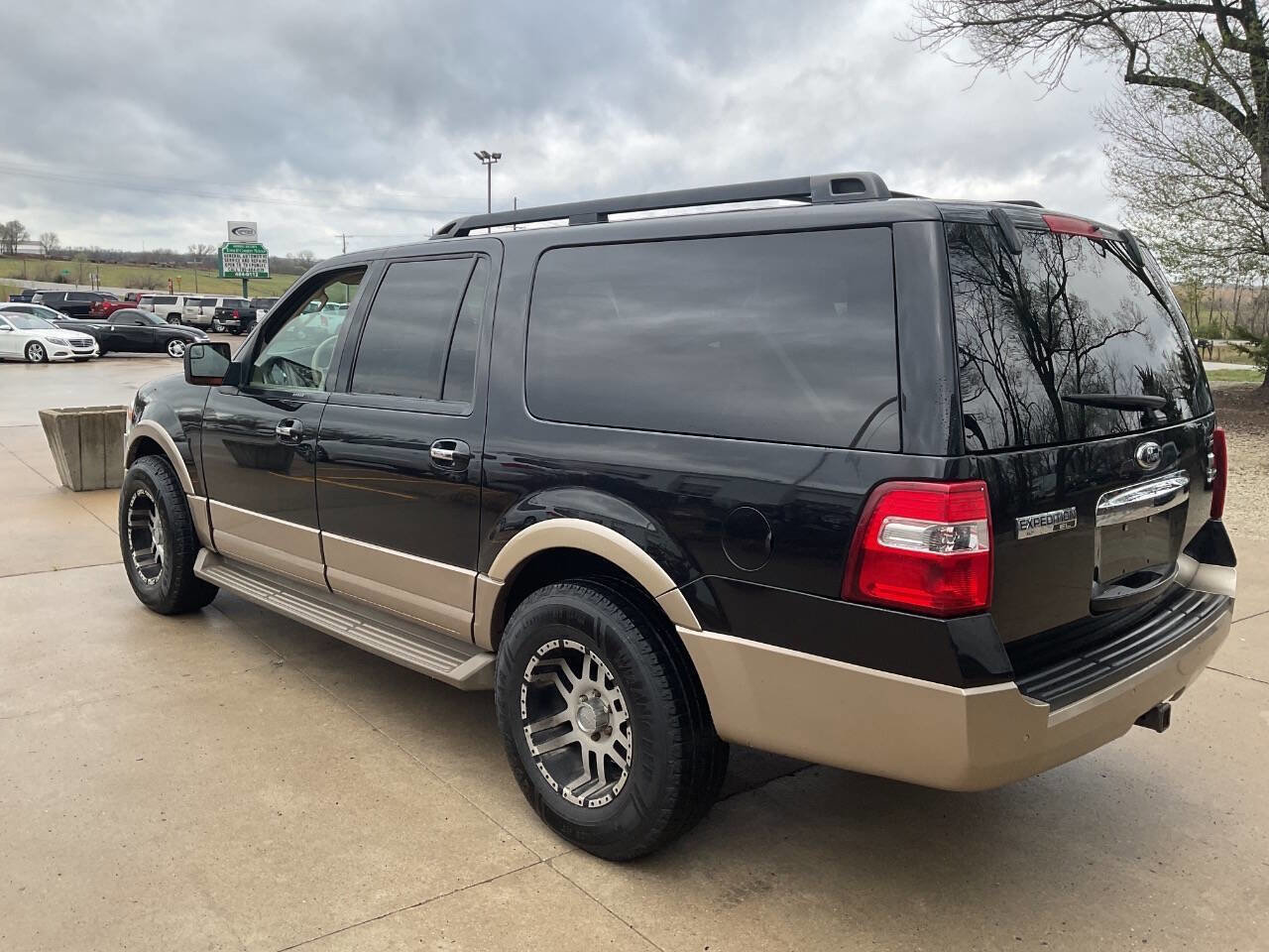 Used 2014 Ford Expedition EL XLT w/ Equipment Group 202A image 7