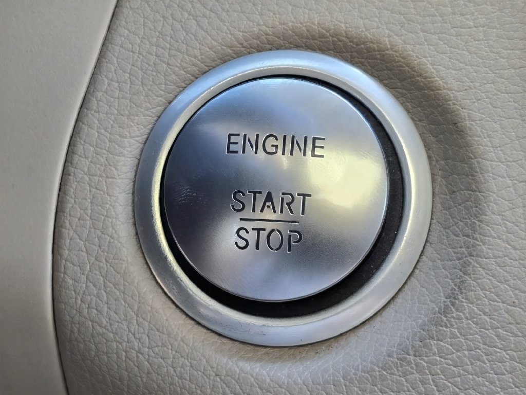 Used 2019 Mercedes-Benz GLC 350e 4MATIC image 37