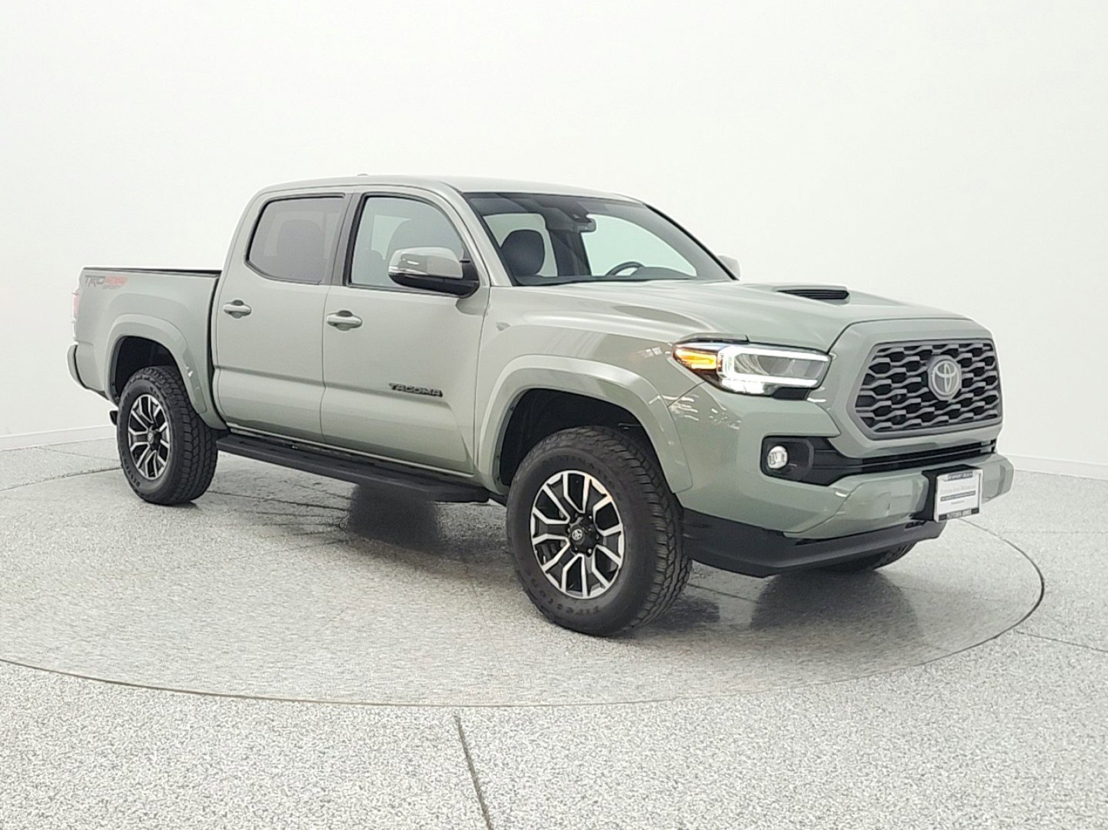 Used 2023 Toyota Tacoma TRD Sport AWD/4WD image 3