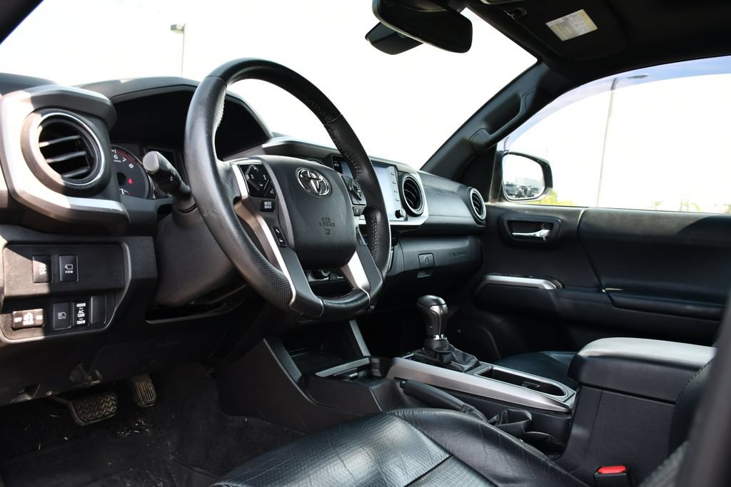 Used 2021 Toyota Tacoma Limited w/ Nightshade Package AWD/4WD image 14