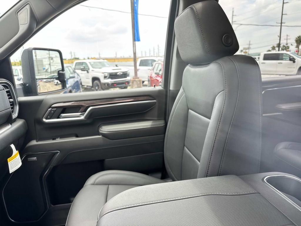 New 2025 Chevrolet Silverado 2500 LTZ w/ LTZ Plus Package image 15