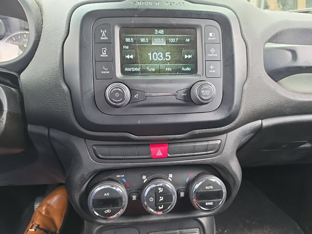 Used 2015 Jeep Renegade Trailhawk w/ Popular Equipment Group AWD/4WD image 28