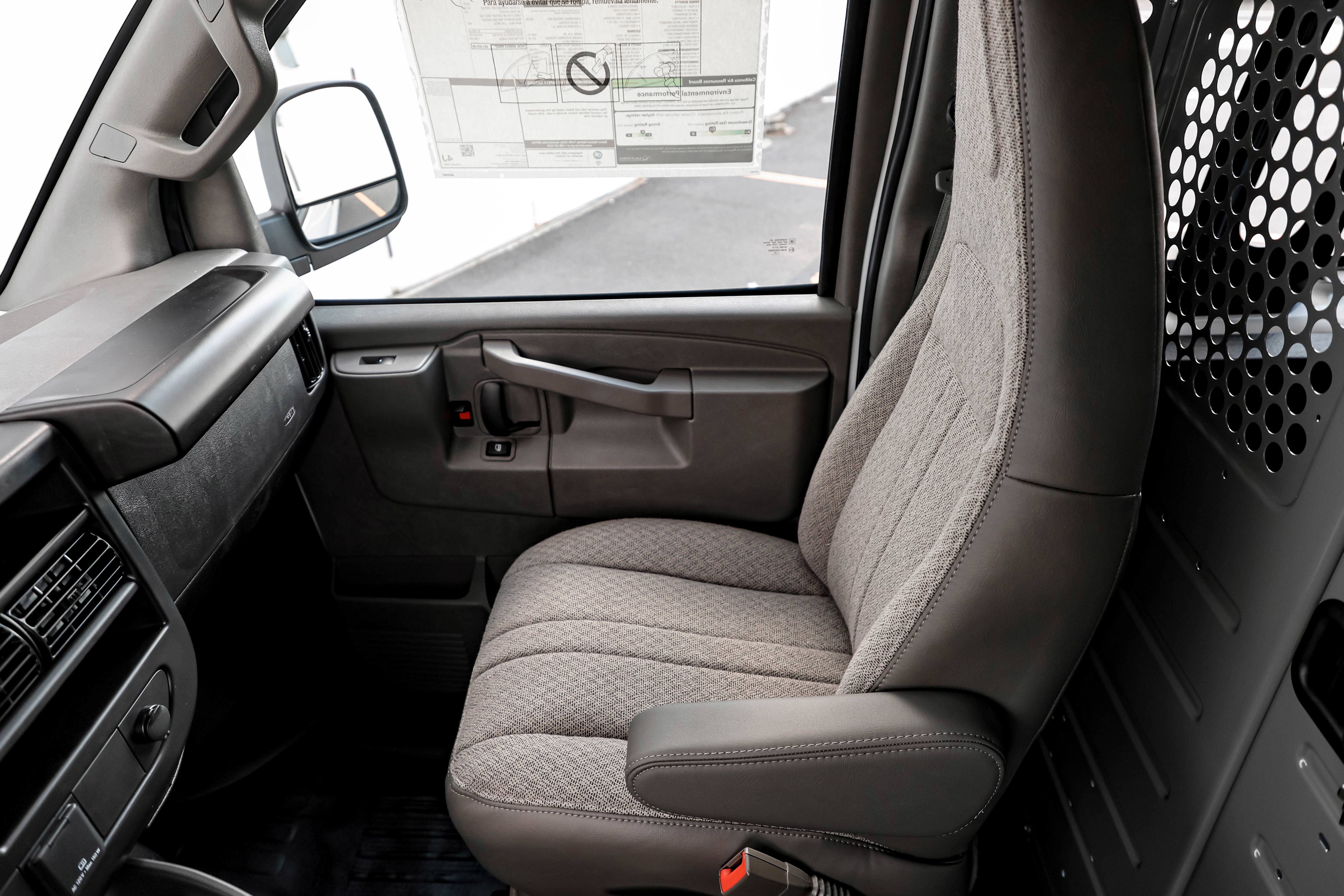 New 2025 GMC Savana 3500 w/ Driver Convenience Package image 32