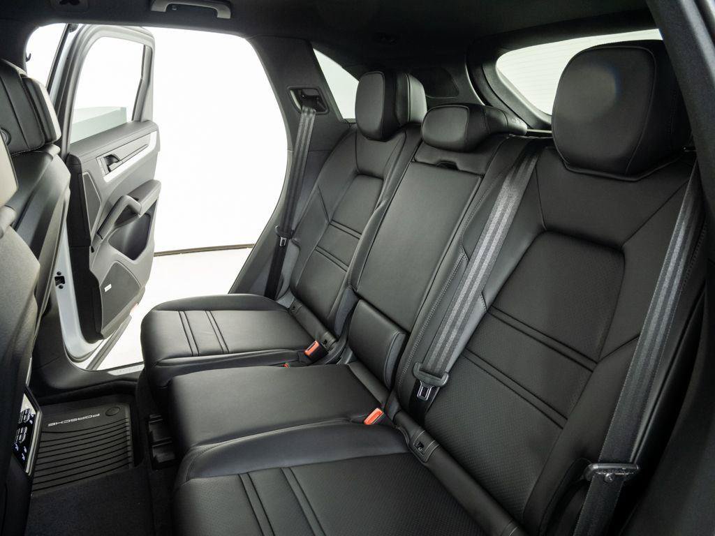 New 2026 Porsche Cayenne AWD/4WD image 22
