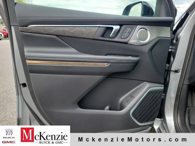 New 2026 Buick Enclave Avenir w/ Super Cruise Package FWD image 9