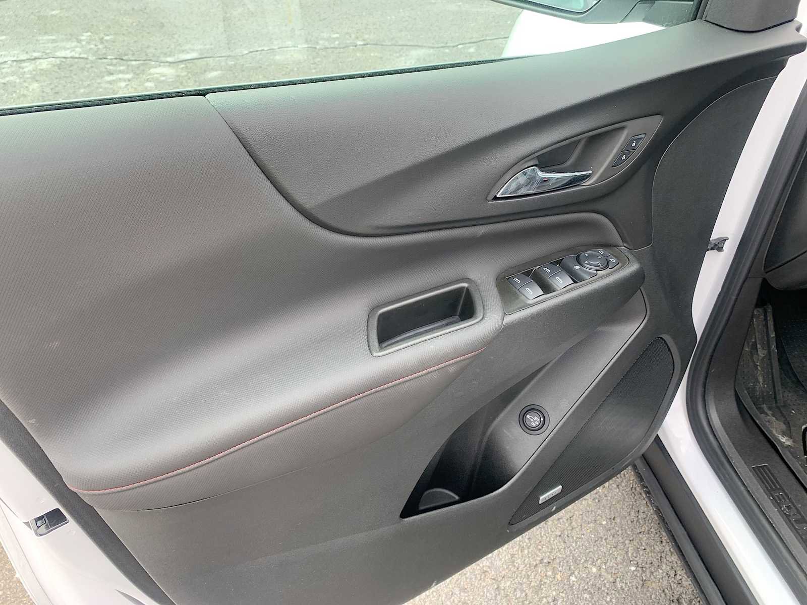 Certified 2024 Chevrolet Equinox RS w/ RS Leather Package image 23