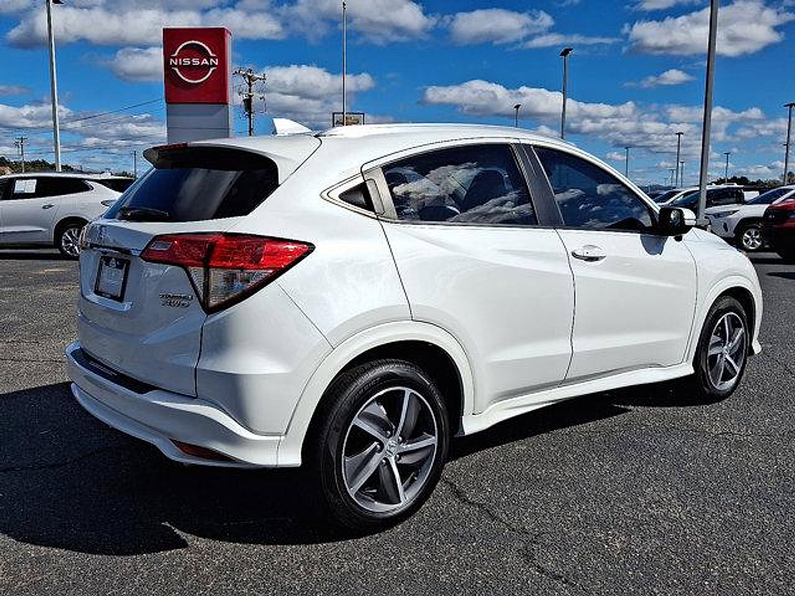 Used 2019 Honda HR-V Touring image 4