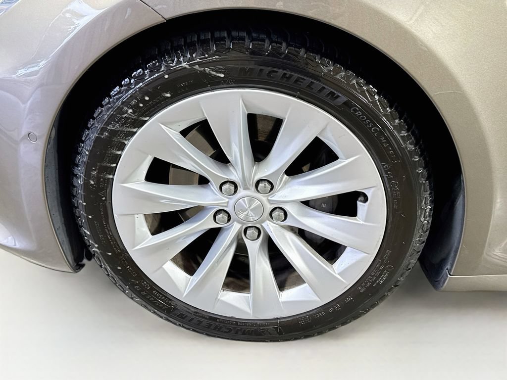 Used 2016 Tesla Model S 70 RWD image 39