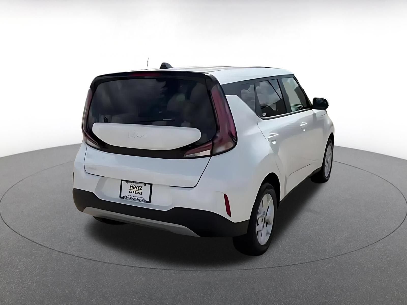 Used 2025 Kia Soul LX w/ LX Technology Package FWD image 15
