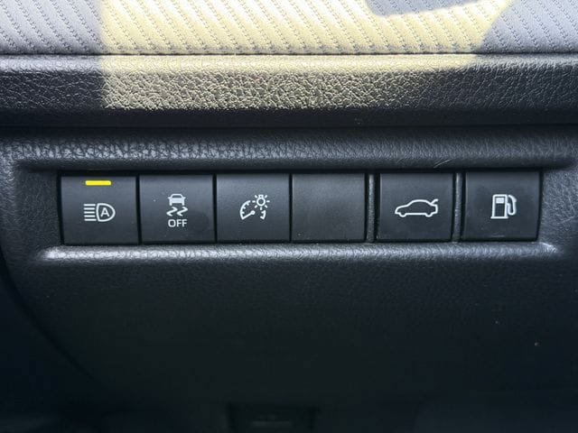 Used 2025 Toyota Camry SE FWD image 21