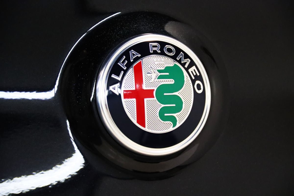 Used 2022 Alfa Romeo Stelvio Ti AWD/4WD image 12