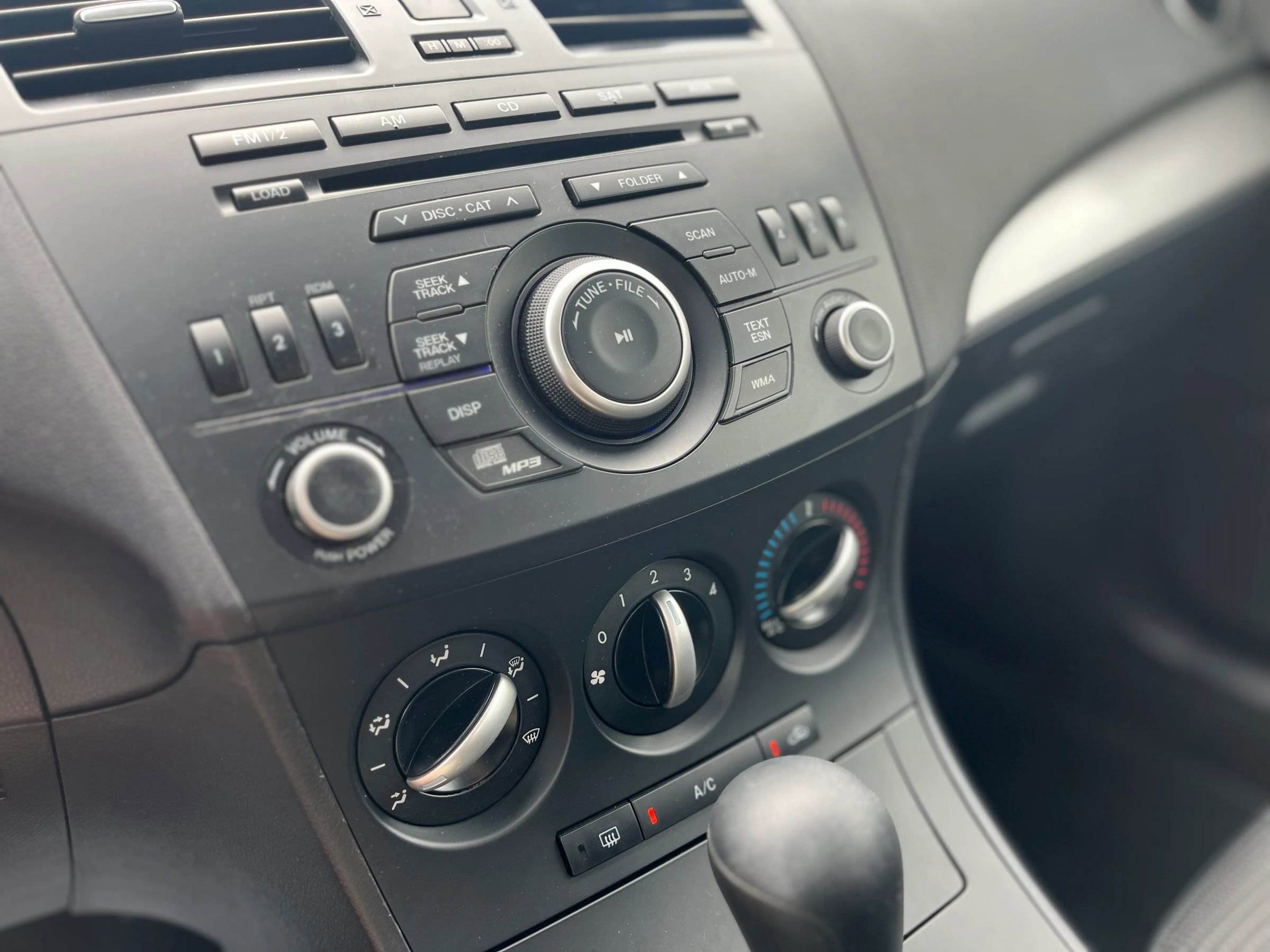 Used 2013 MAZDA MAZDA3 i SV image 21