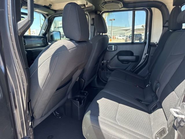 Certified 2022 Jeep Gladiator Sport AWD/4WD image 8
