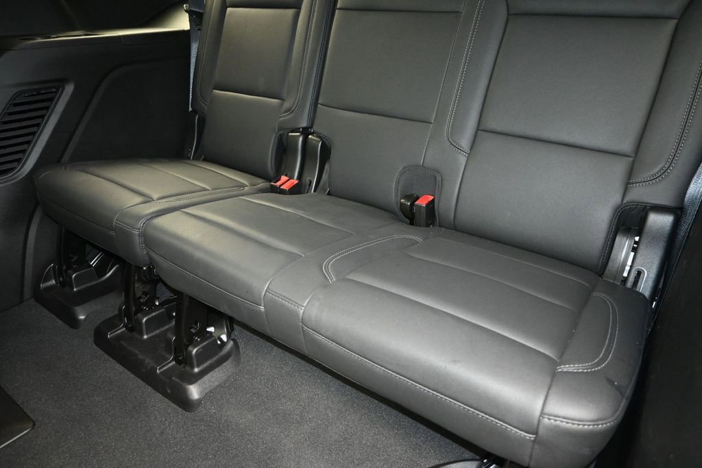 Used 2024 Chevrolet Tahoe Z71 w/ Luxury Package AWD/4WD image 16