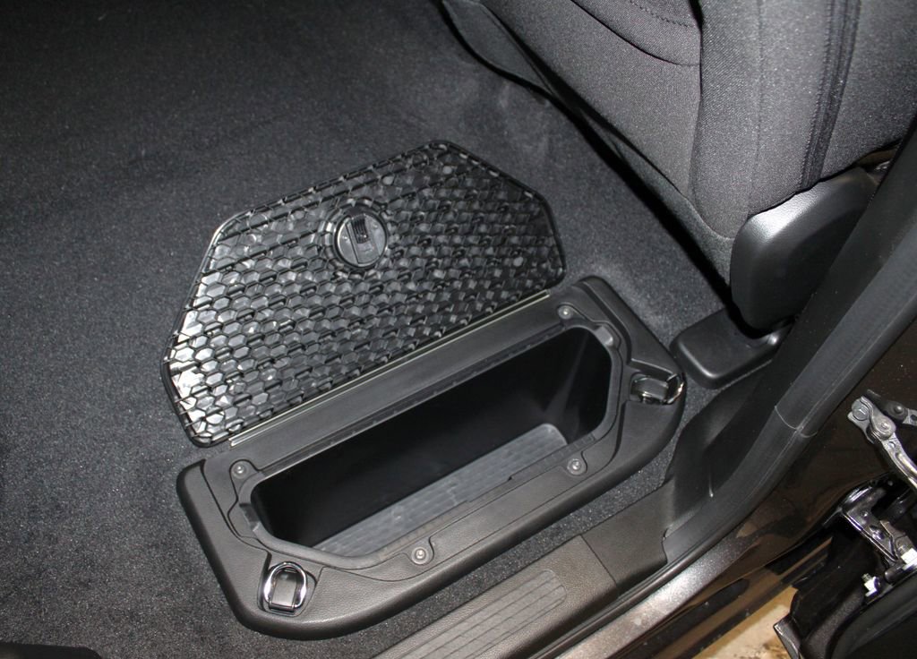 New 2026 RAM 1500 4x4 Crew Cab image 32