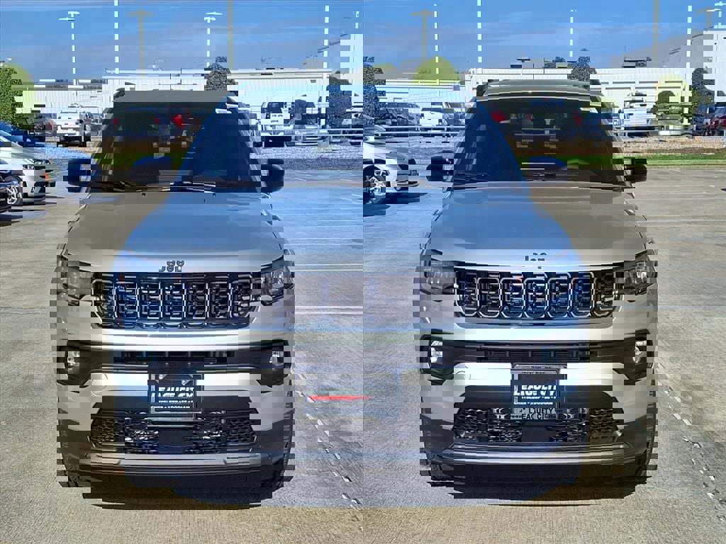 New 2026 Jeep Compass Altitude image 5