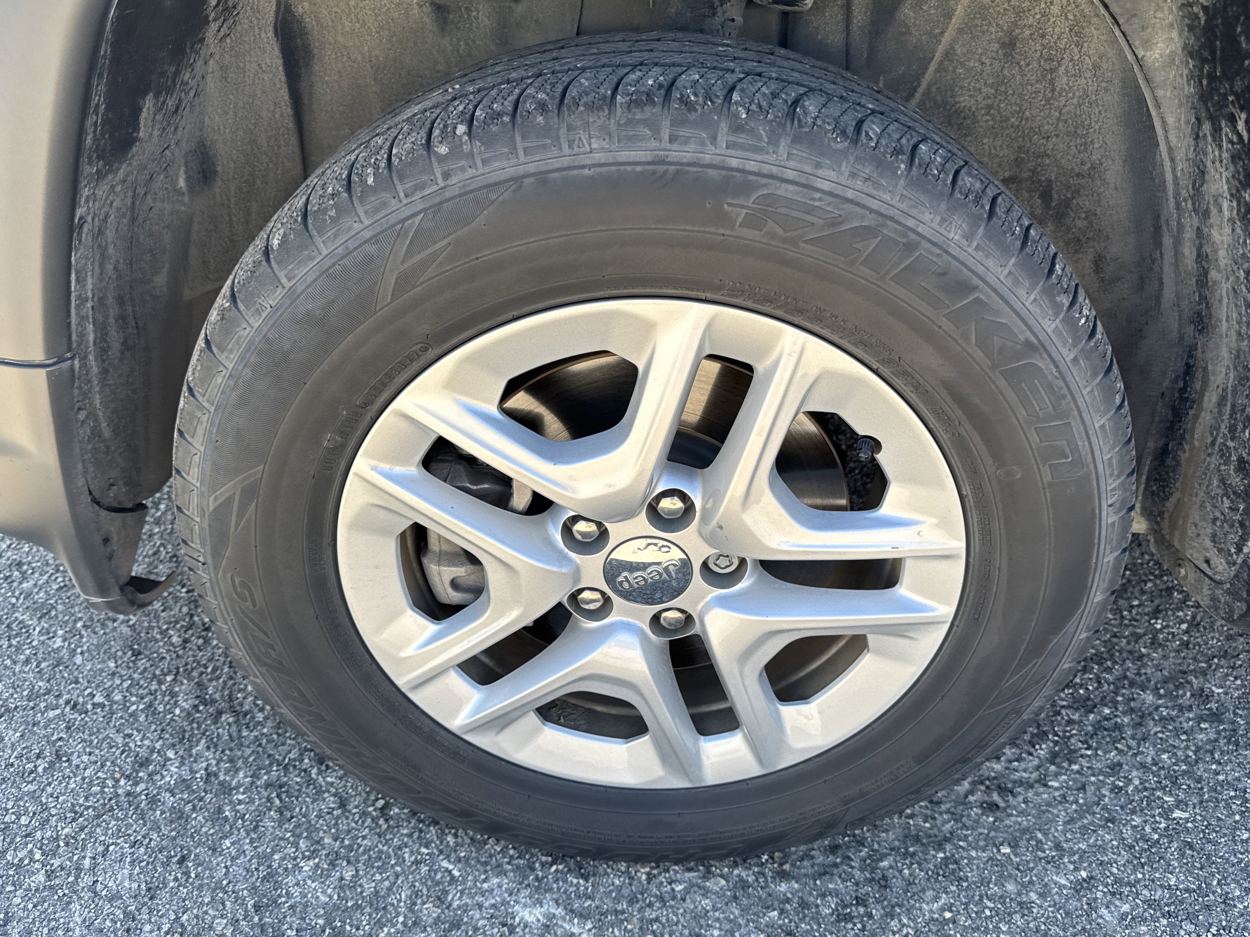 Used 2020 Jeep Compass Sport w/ Cold Weather Group image 9