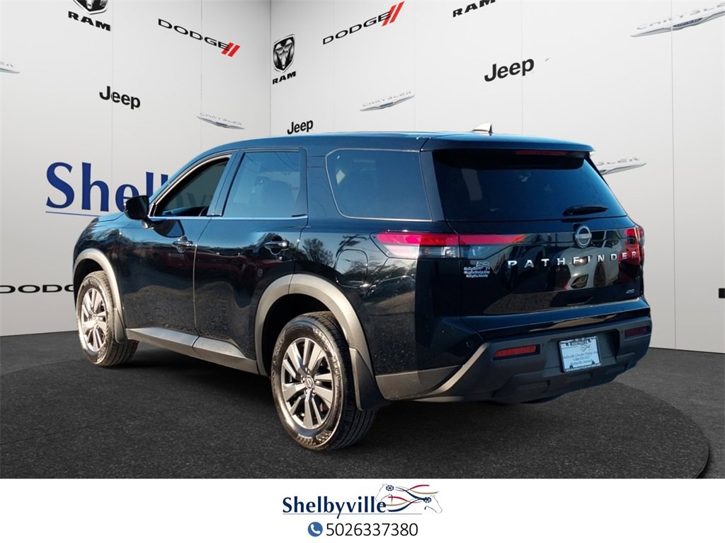 Used 2024 Nissan Pathfinder S image 2