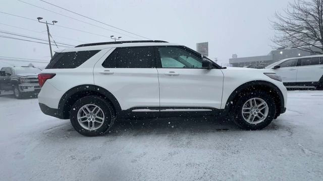 Used 2025 Ford Explorer Active image 9