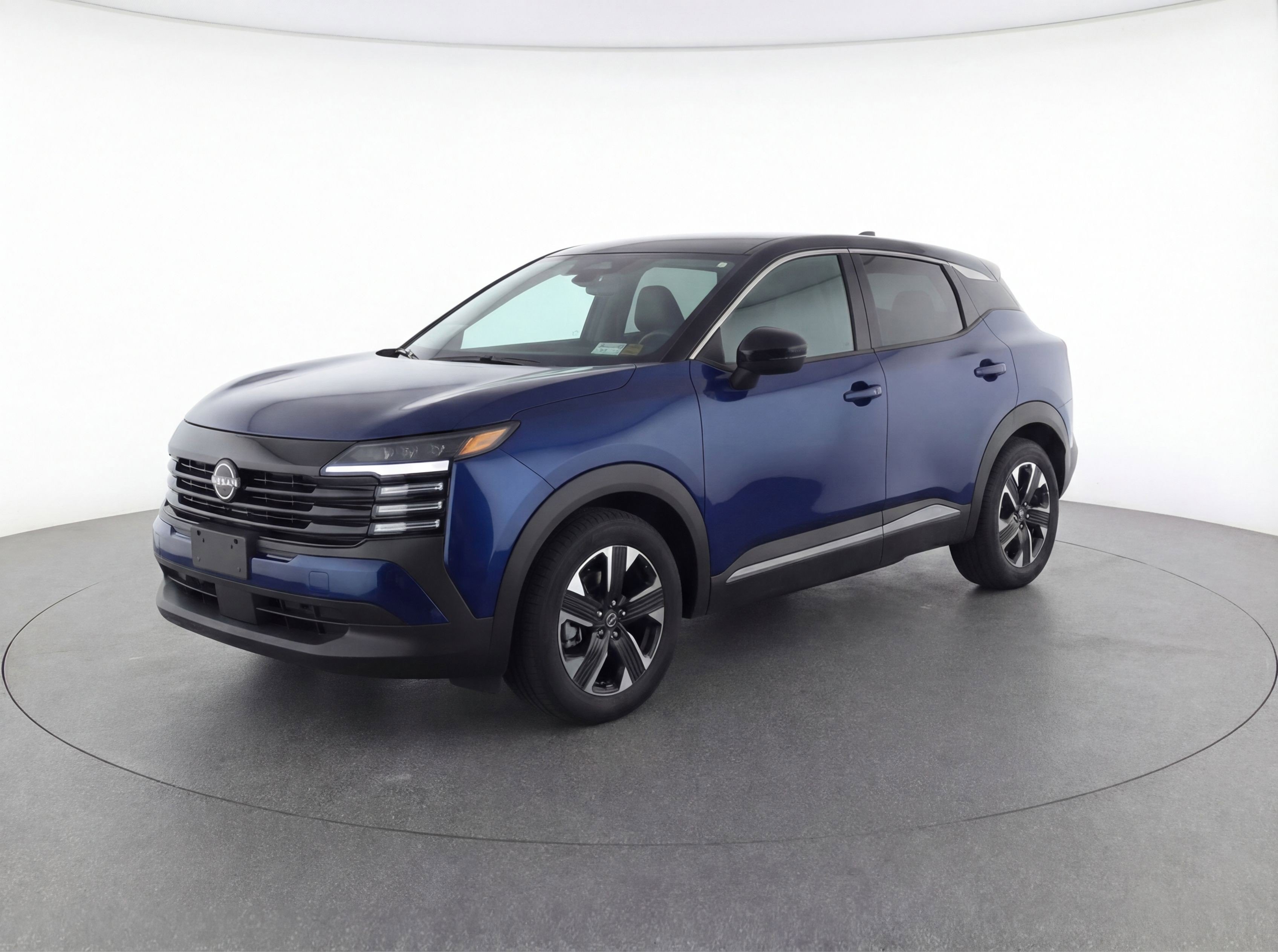 Used 2025 Nissan Kicks SV AWD/4WD image 3