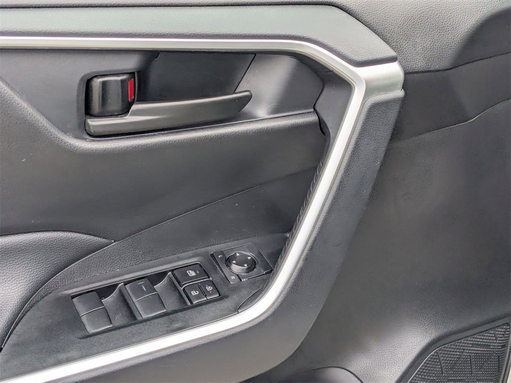 Used 2025 Toyota RAV4 LE image 13
