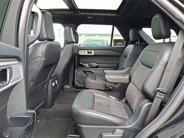 Certified 2023 Ford Explorer ST-Line w/ Class IV Trailer Tow Package image 10