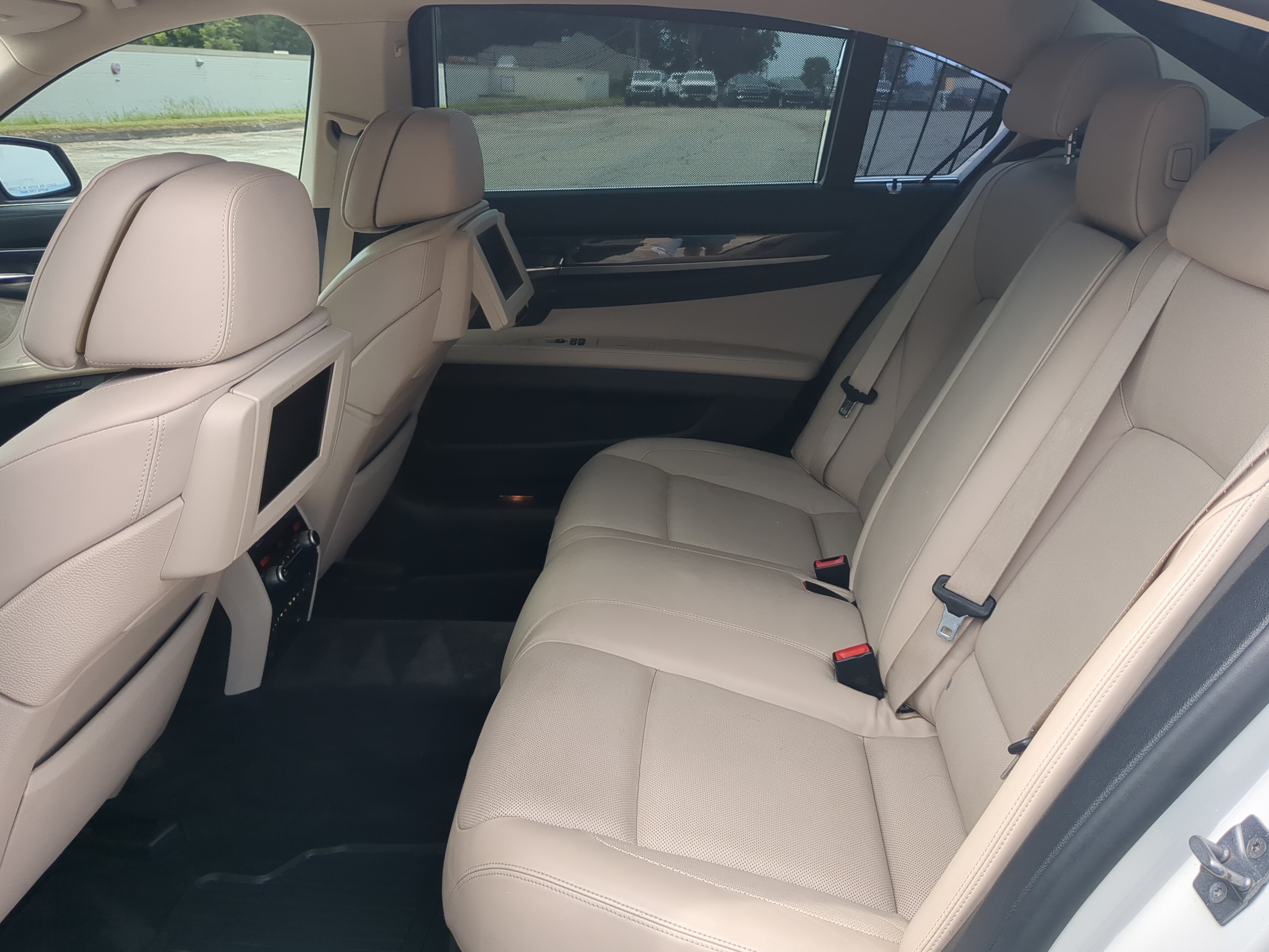 Used 2011 BMW 750Li RWD image 11