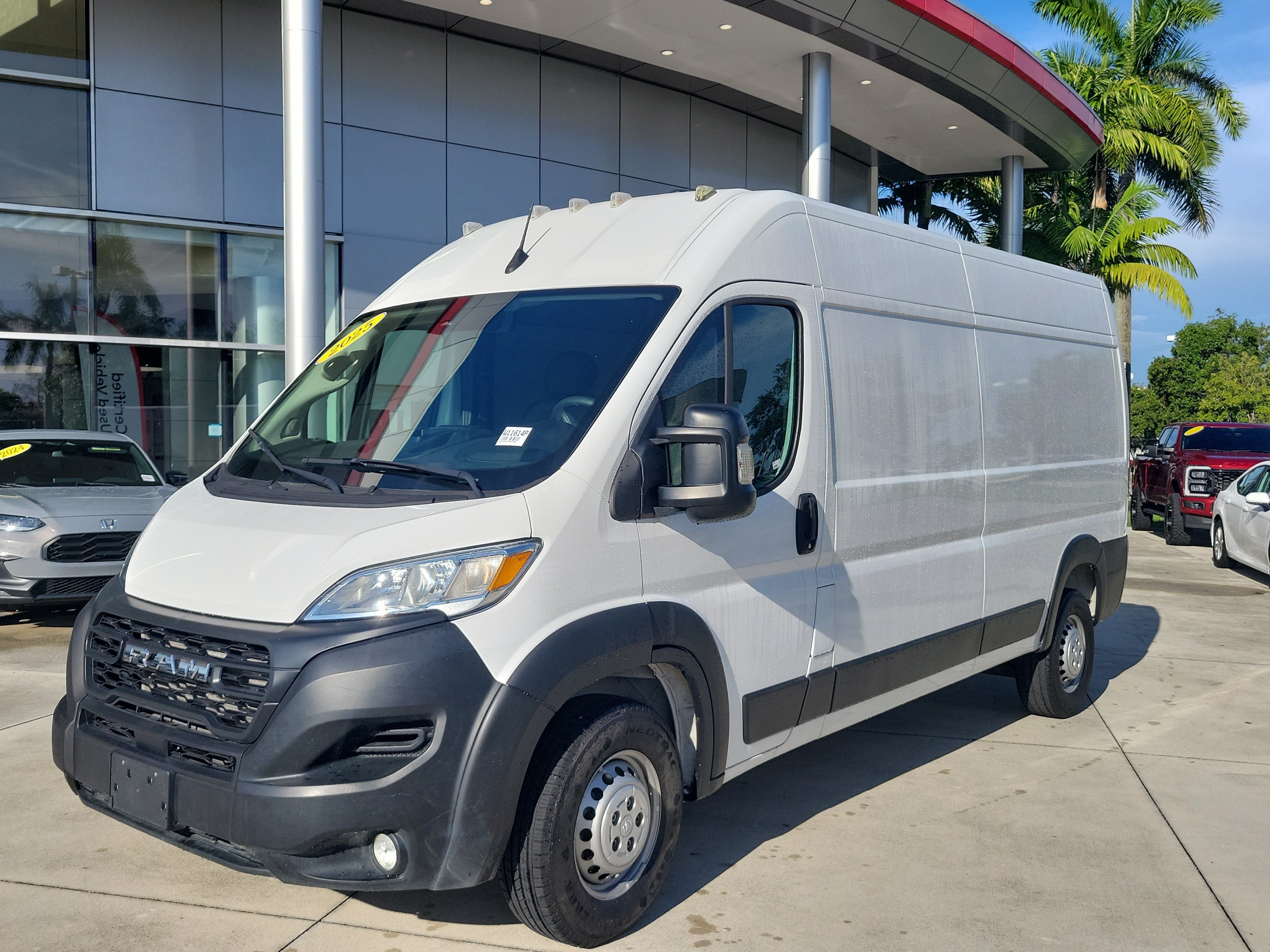 Used 2025 RAM ProMaster 2500 w/ Convenience Group FWD image 3