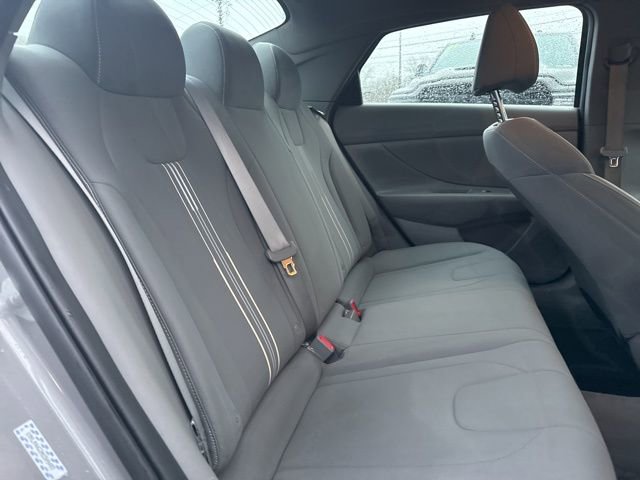 Used 2022 Hyundai Elantra SEL image 13