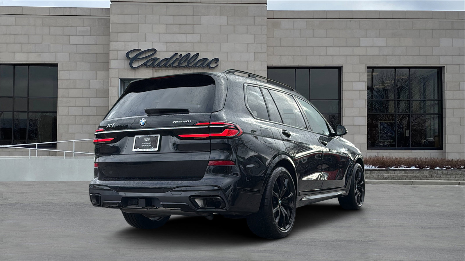 Used 2023 BMW X7 xDrive40i w/ Executive Package image 3