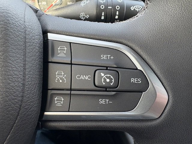 New 2026 Jeep Compass Limited image 18