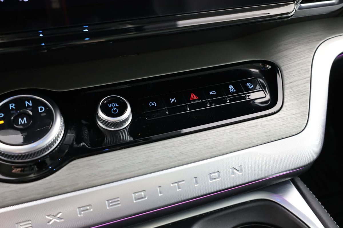 Used 2025 Ford Expedition Platinum AWD/4WD image 31