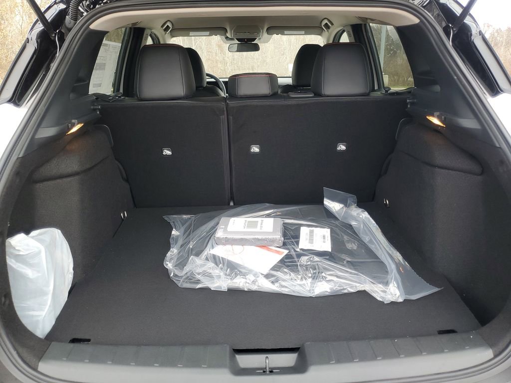 New 2026 Nissan Kicks SR w/ Cold Weather Package AWD/4WD image 8