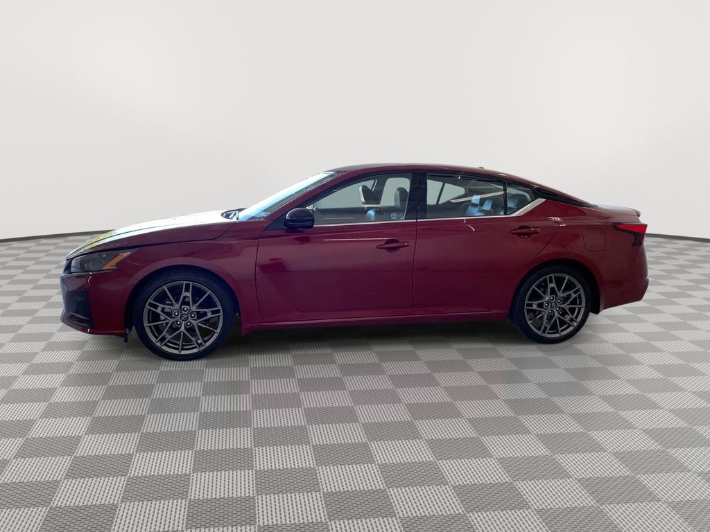 Certified 2024 Nissan Altima 2.0 SR image 7