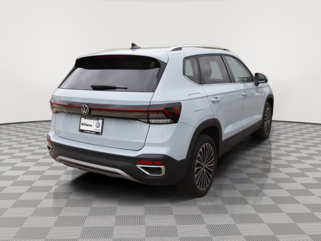 Used 2025 Volkswagen Taos SE FWD image 3