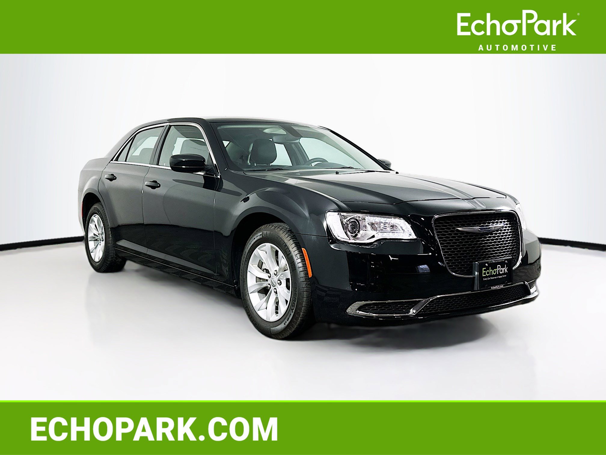 Used 2023 Chrysler 300 Touring image 1