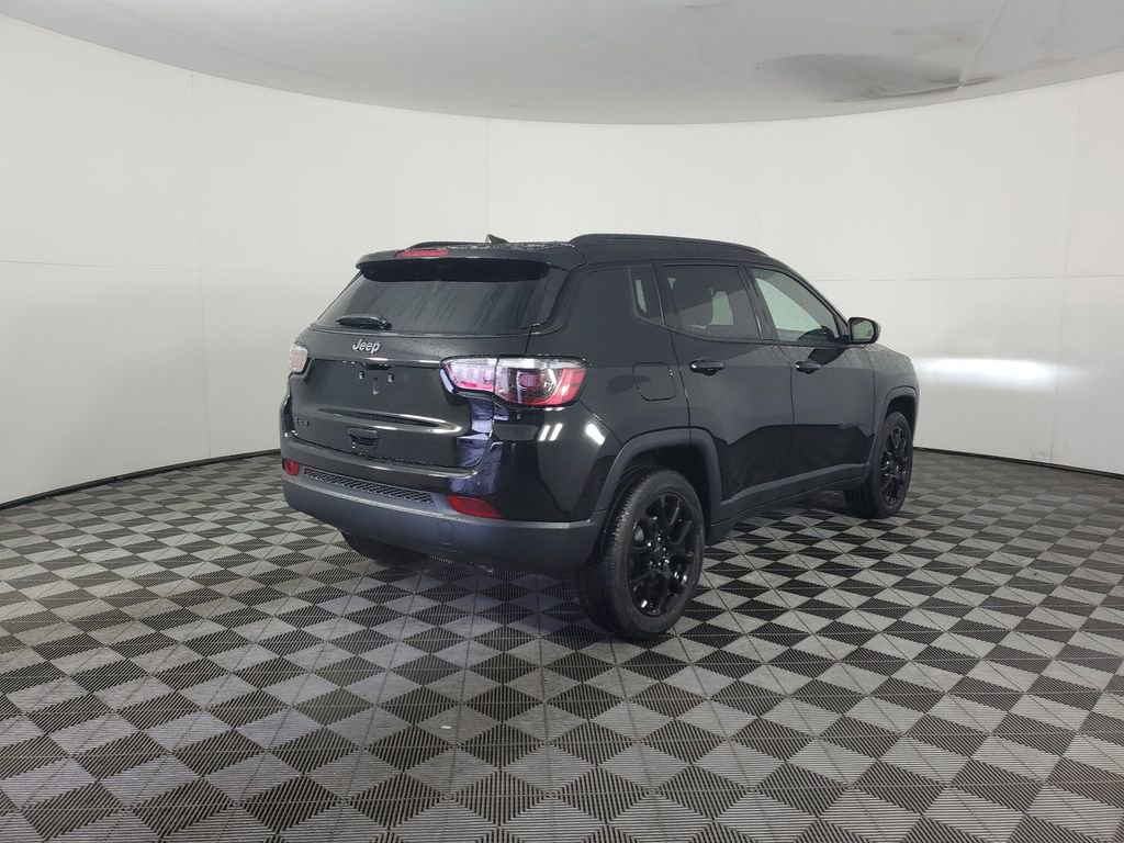 New 2026 Jeep Compass Latitude image 4
