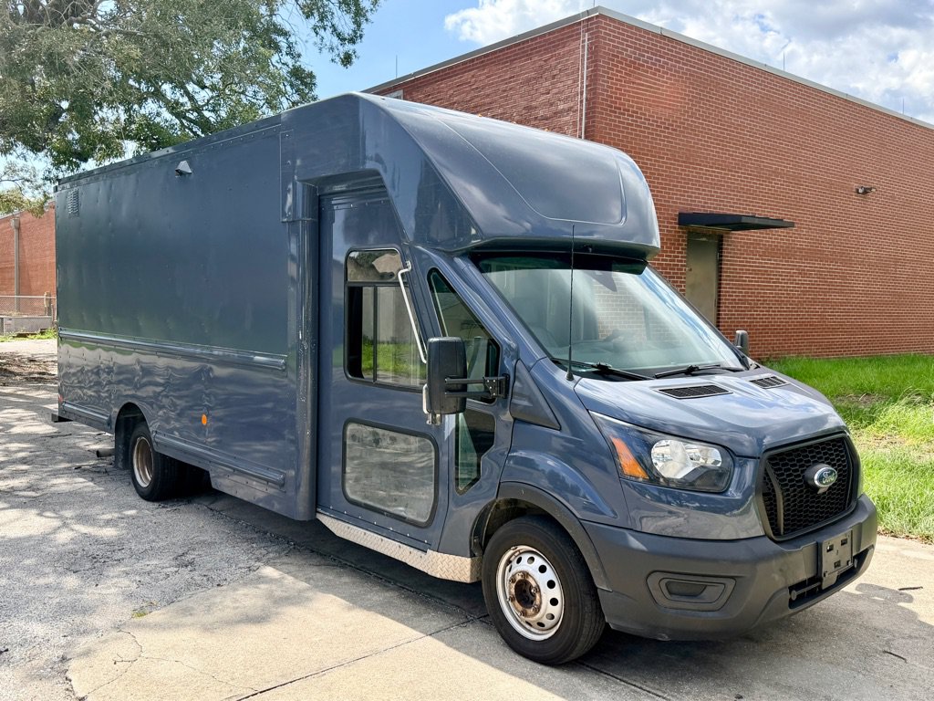 Used 2021 Ford Transit 350 DRW RWD image 4