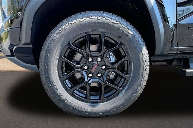 New 2026 GMC Canyon Denali w/ LPO, Denali Black Edition AWD/4WD image 13