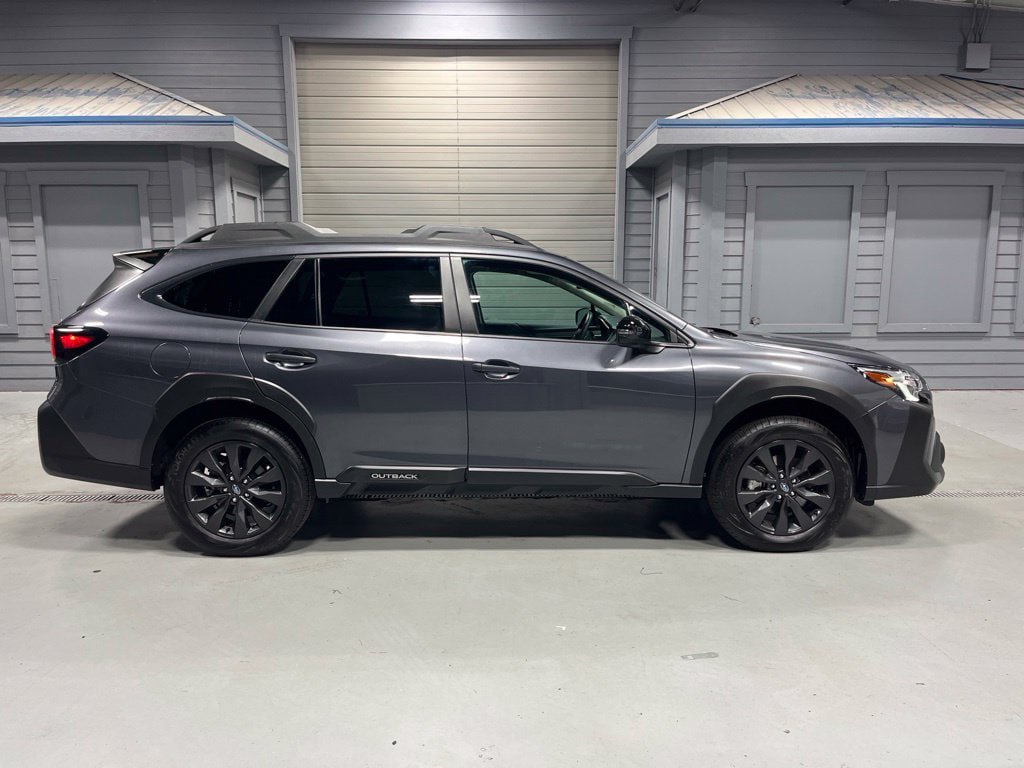 Certified 2025 Subaru Outback Onyx Edition XT AWD/4WD image 10