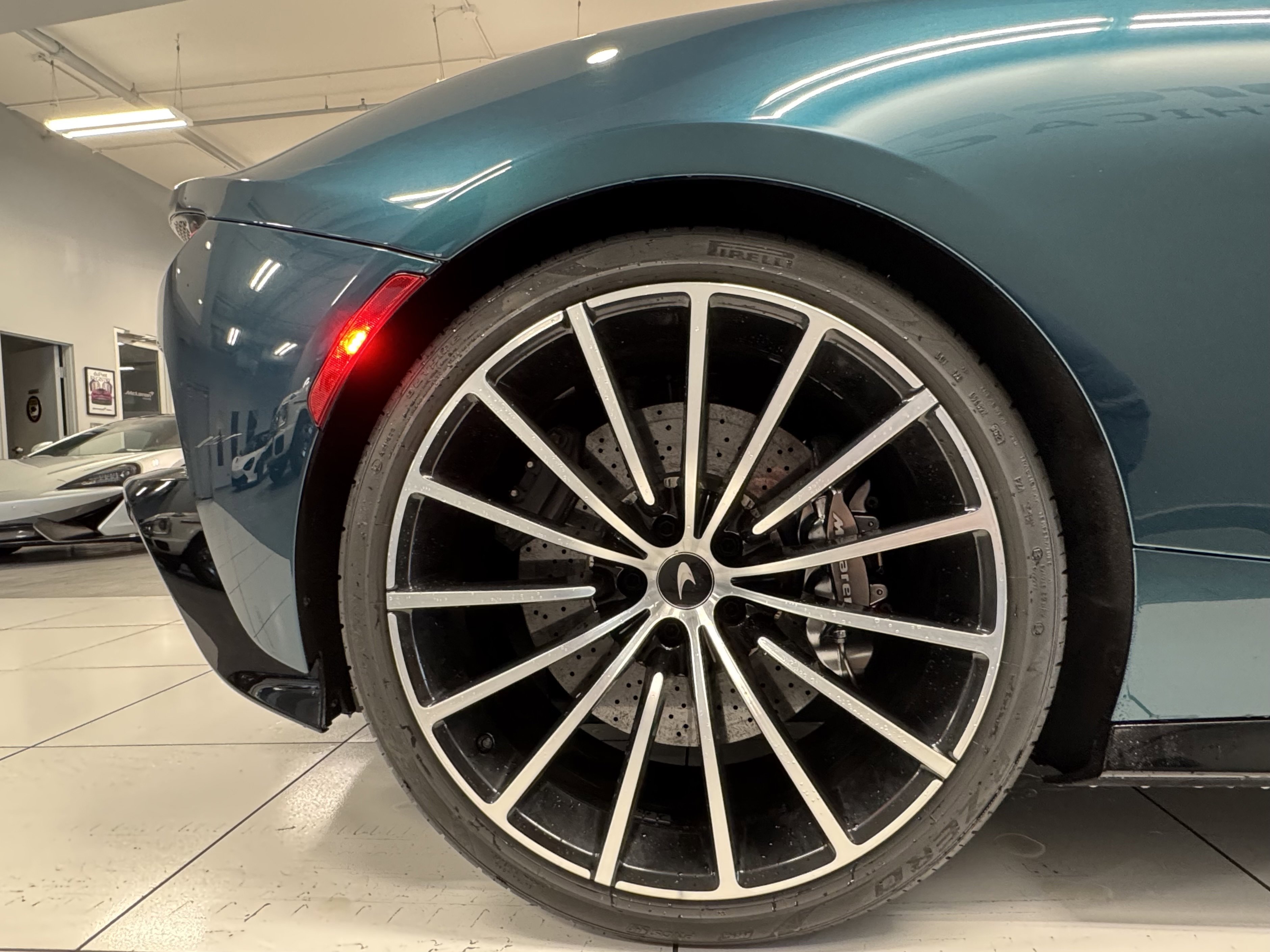 Used 2021 McLaren GT image 14