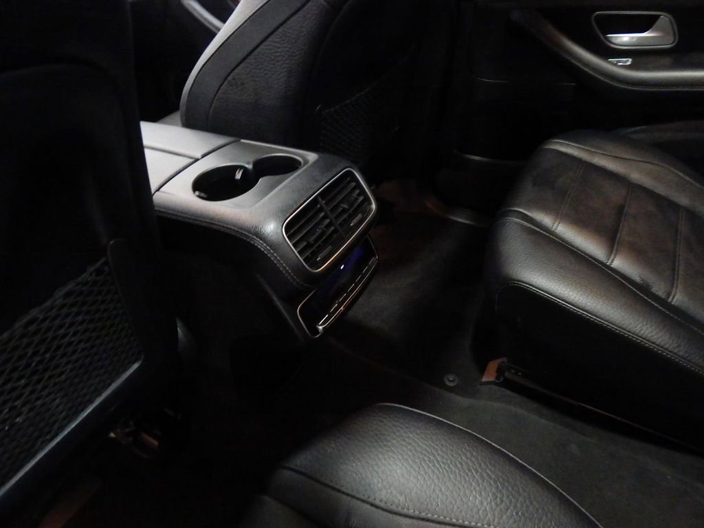 Used 2022 Mercedes-Benz GLS 450 4MATIC image 24