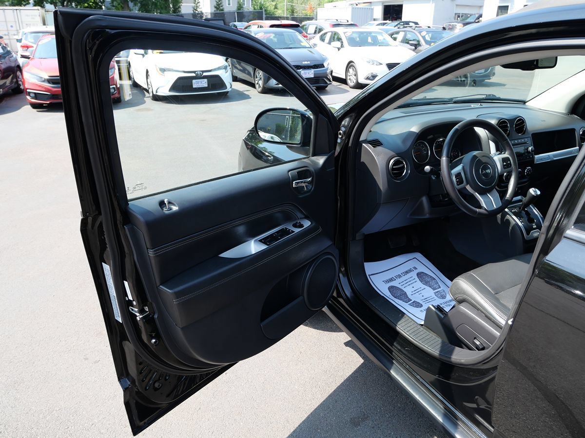 Used 2017 Jeep Compass High Altitude AWD/4WD image 16