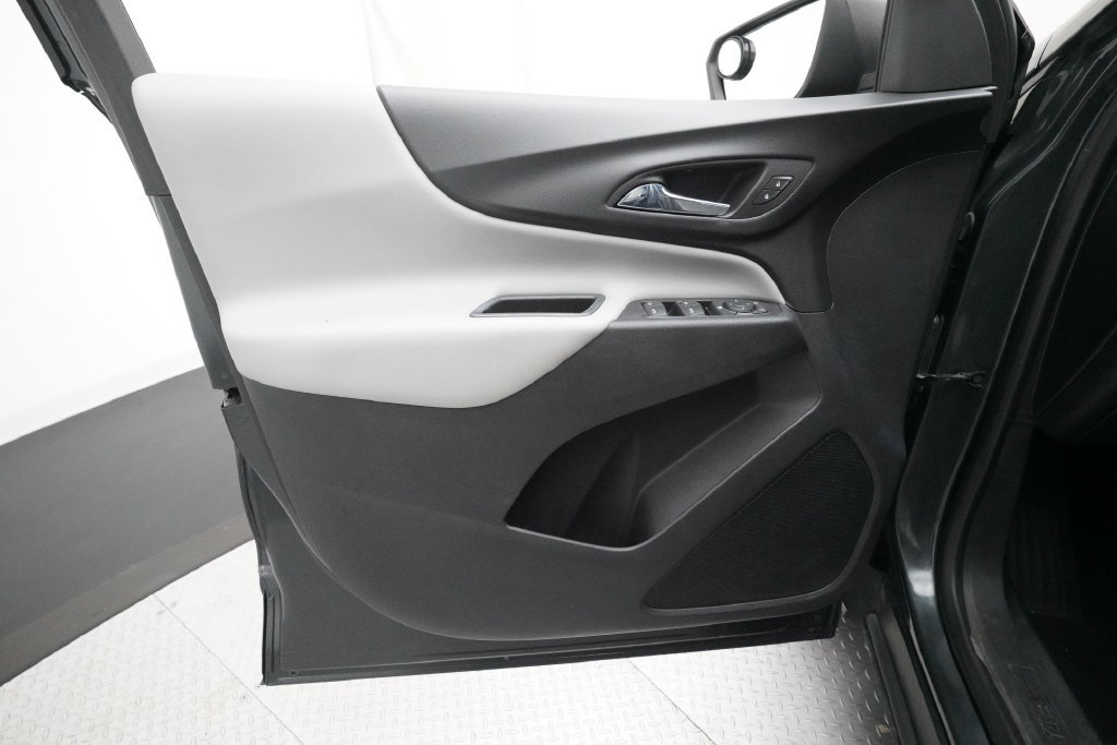 Used 2018 Chevrolet Equinox LS AWD/4WD image 25