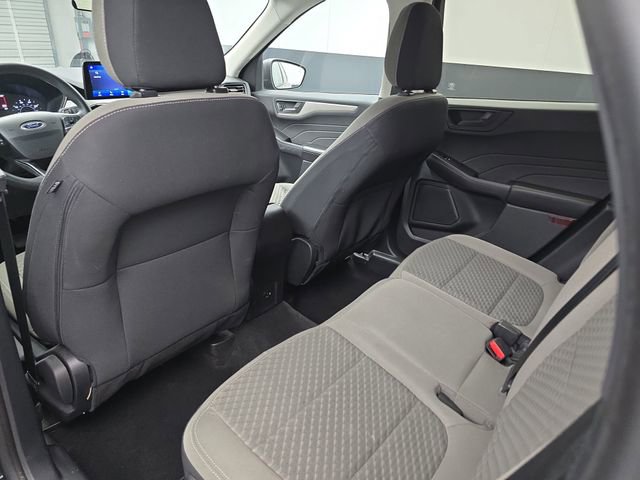 Used 2022 Ford Escape SE image 46